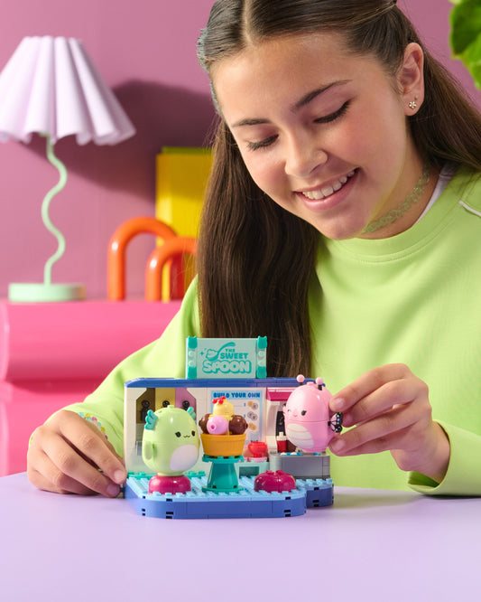 Squishmallows Frozen Yogurt Fun with Andreina & Mipsy Building Set