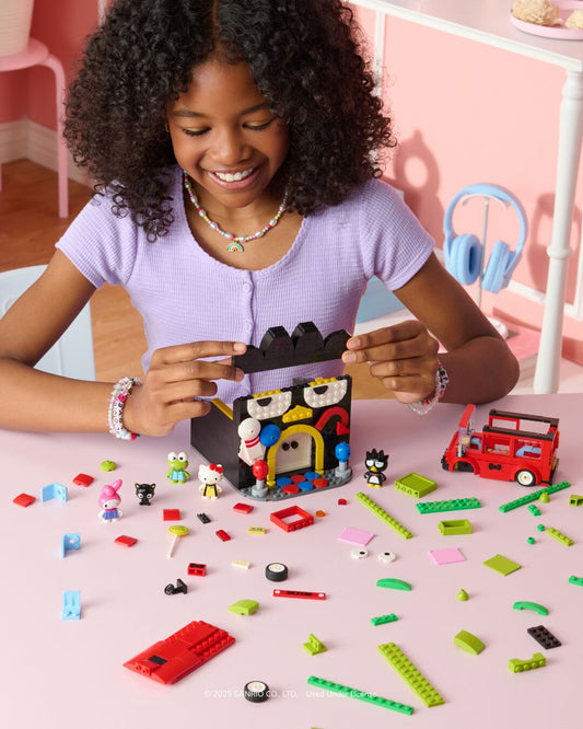 Hello Kitty and Friends Badtz-maru’s Bowling Alley Building Set