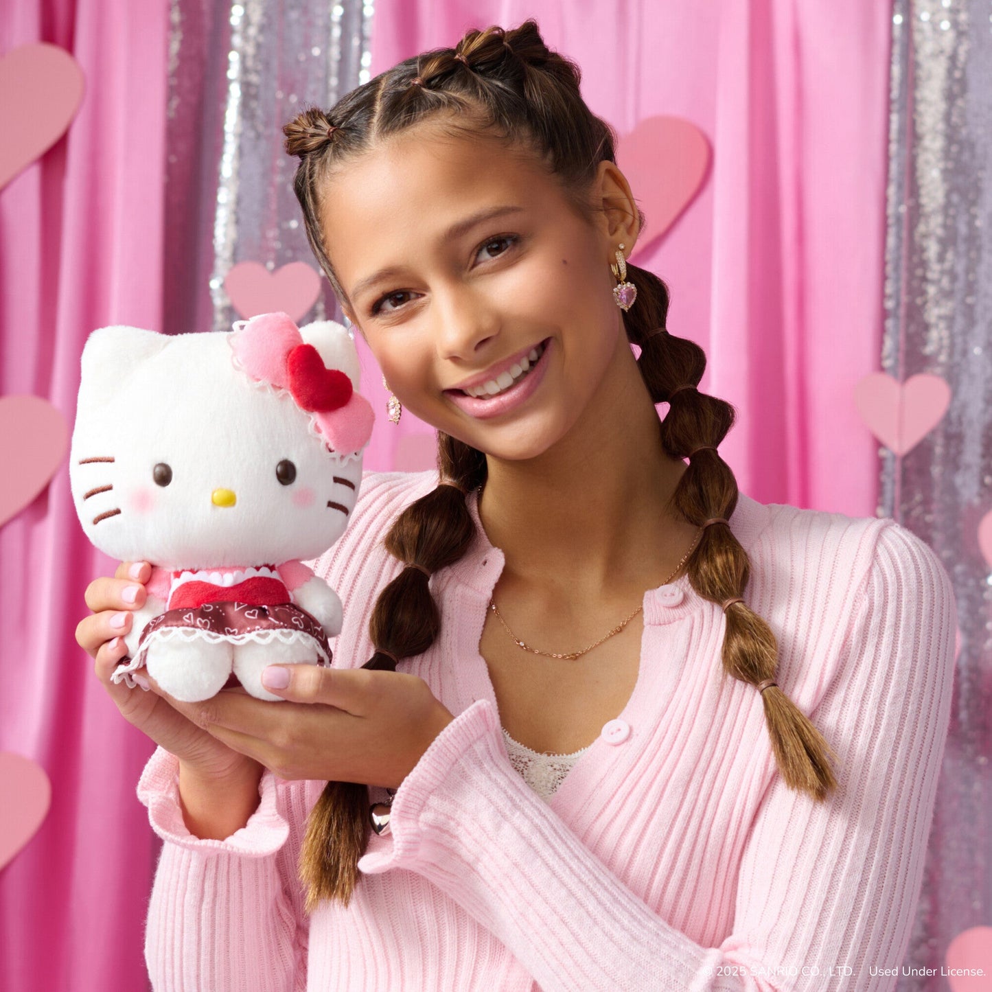 Hello Kitty and Friends Ultra-Premier 8-Inch Hello Kitty Heart Plush - Limited Edition